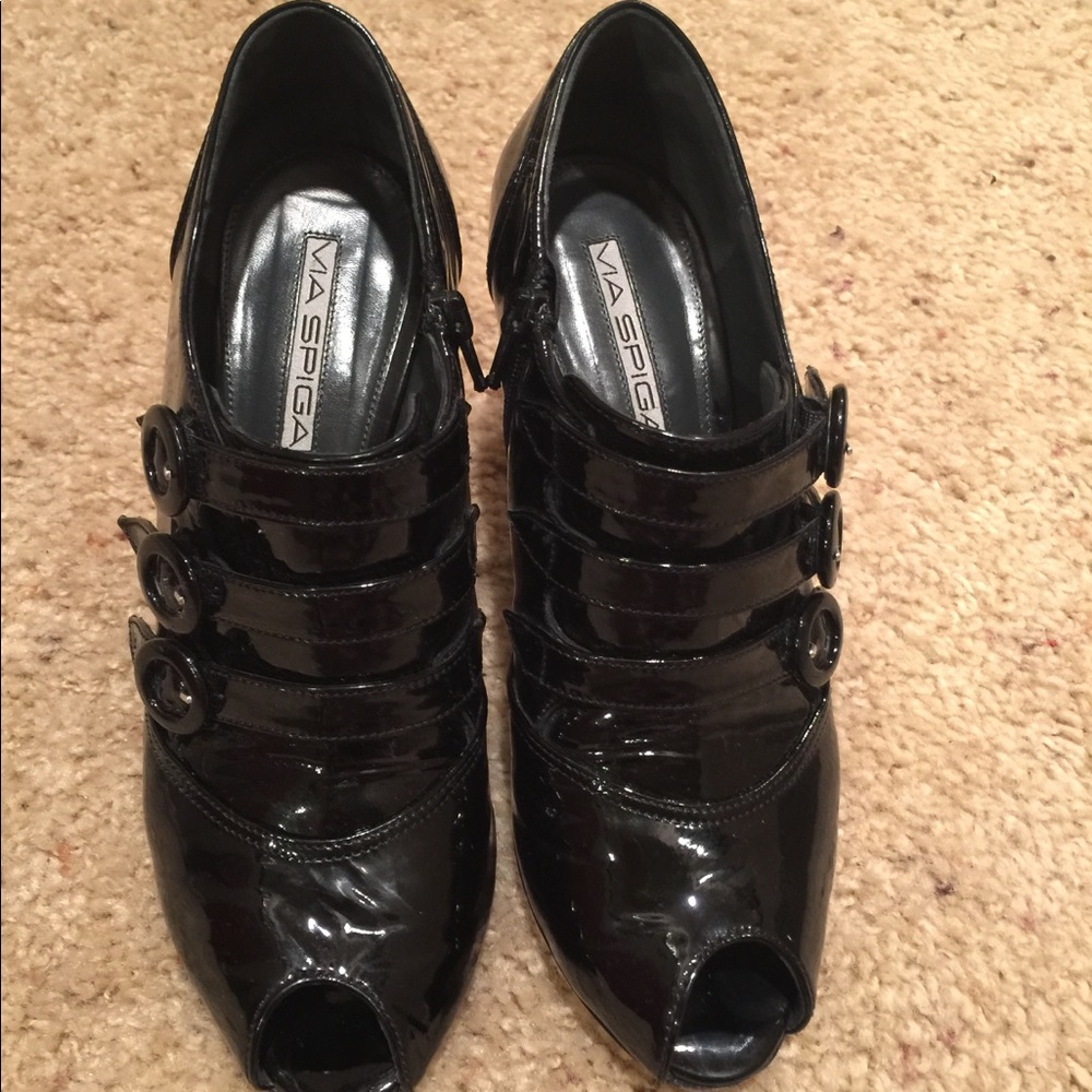 Ankle boots